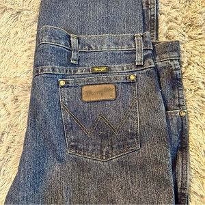 New without tags Wrangler Advanced Comfort, 40 x 36